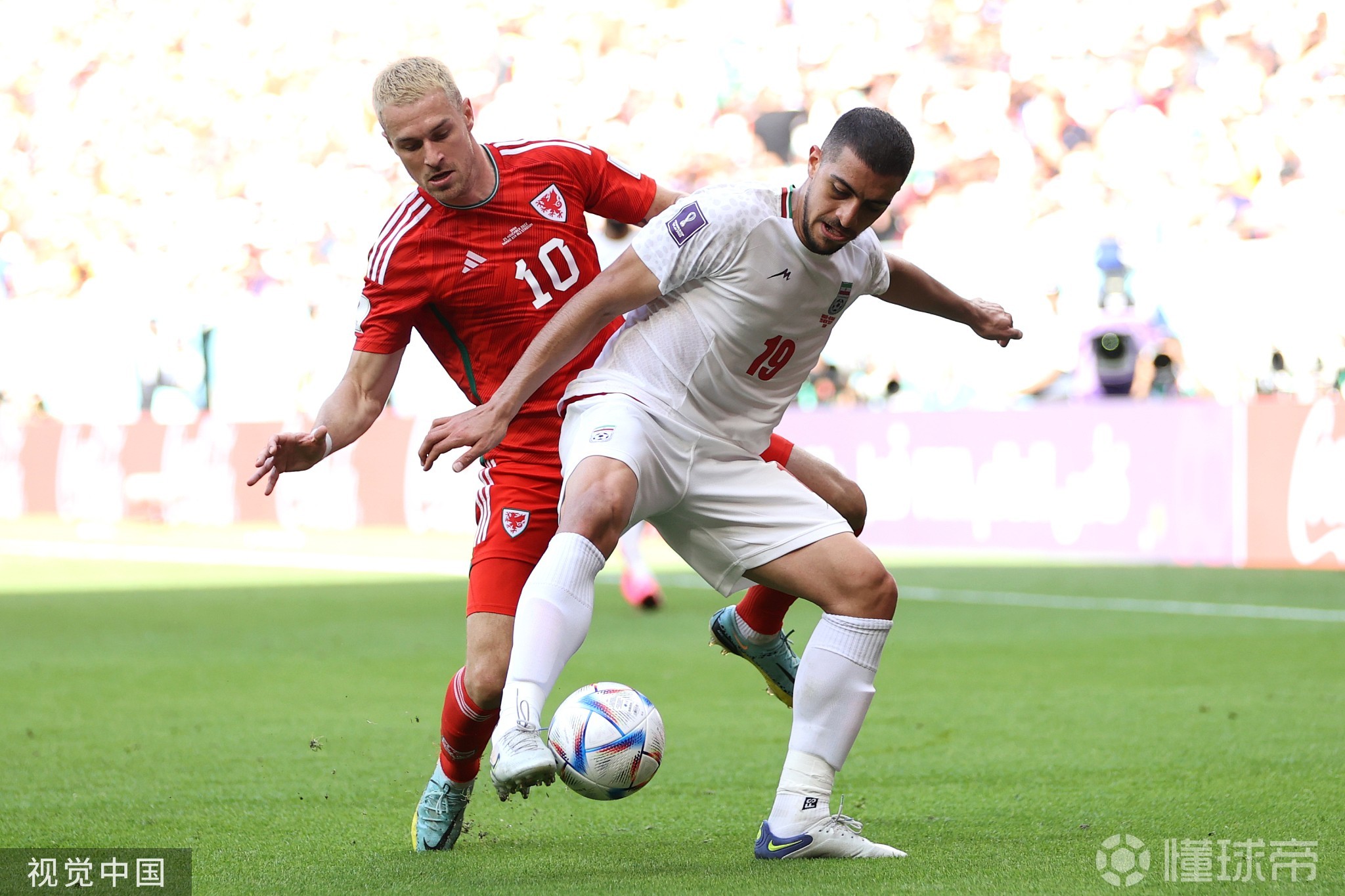 英格兰队鏖战波兰队，波尔高光表现