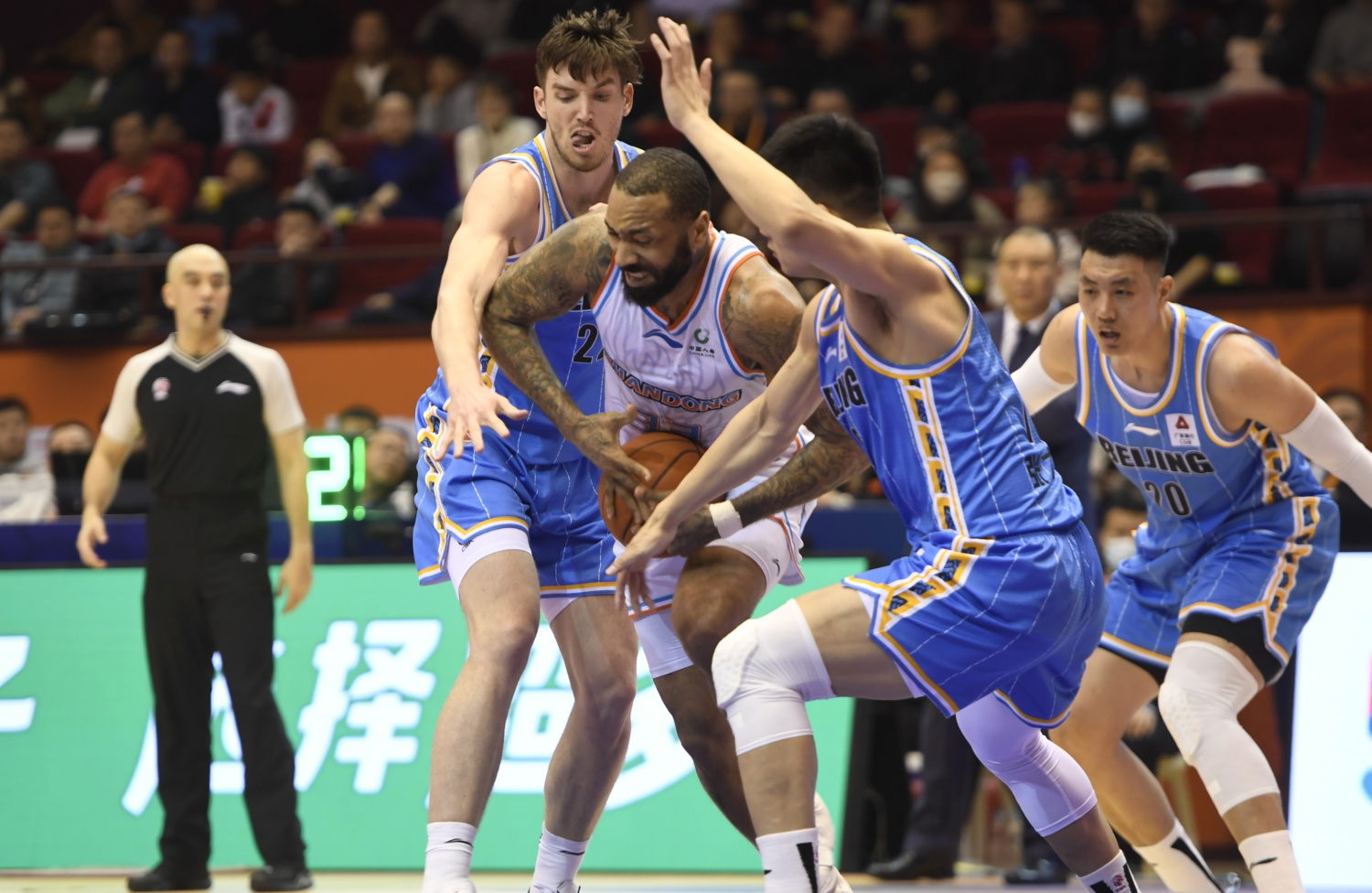 热火横扫山西队，莫兰特点燃赛场