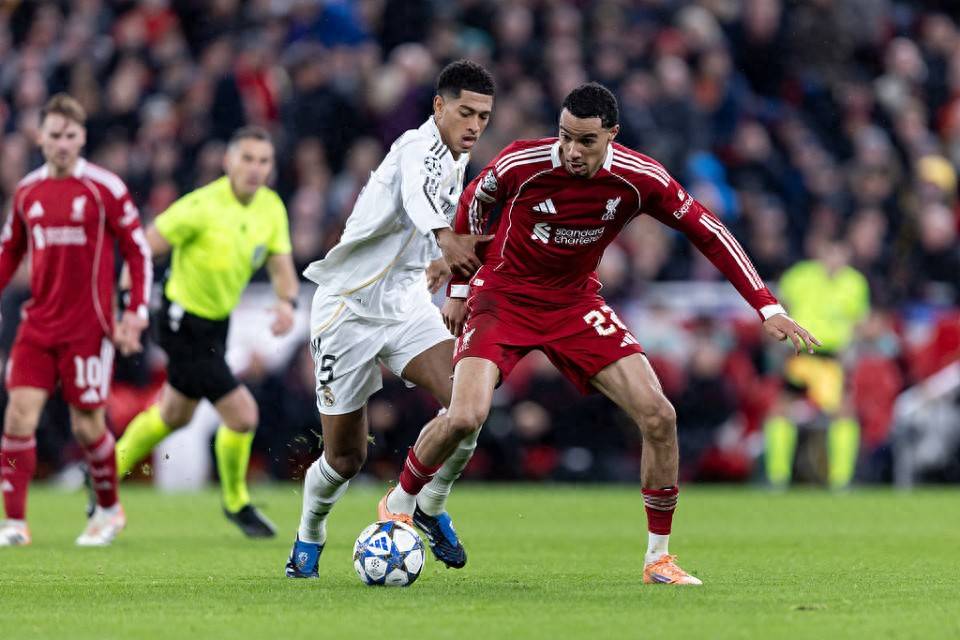 那不勒斯完胜塞维利亚,贝林厄姆扛起全队 那不勒斯完胜塞维利亚,贝林厄姆扛起全队